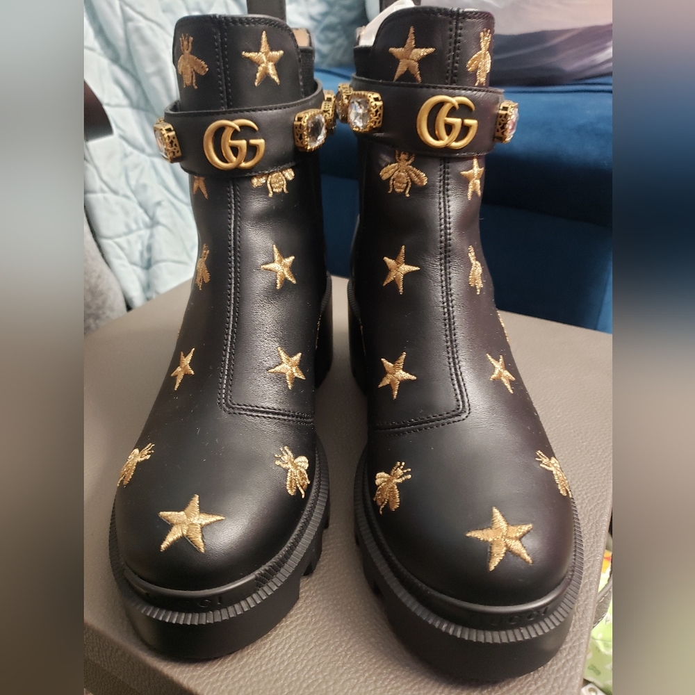 🚫SOLD🚫 Gucci Calfskin Bee Star Embroidered Ankle Boots size 36.5